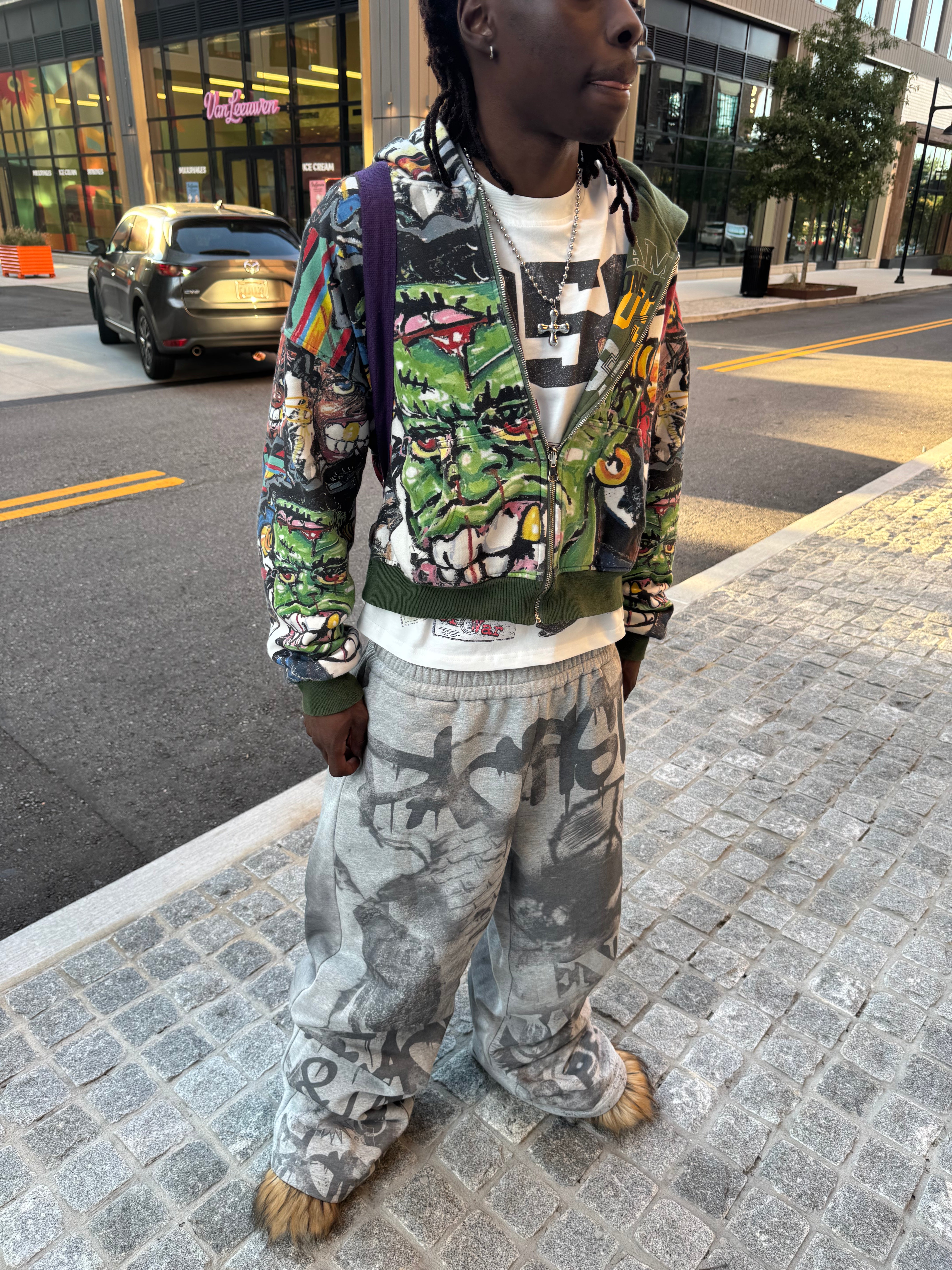 WAR SCENE GRAFFITI SWEATS